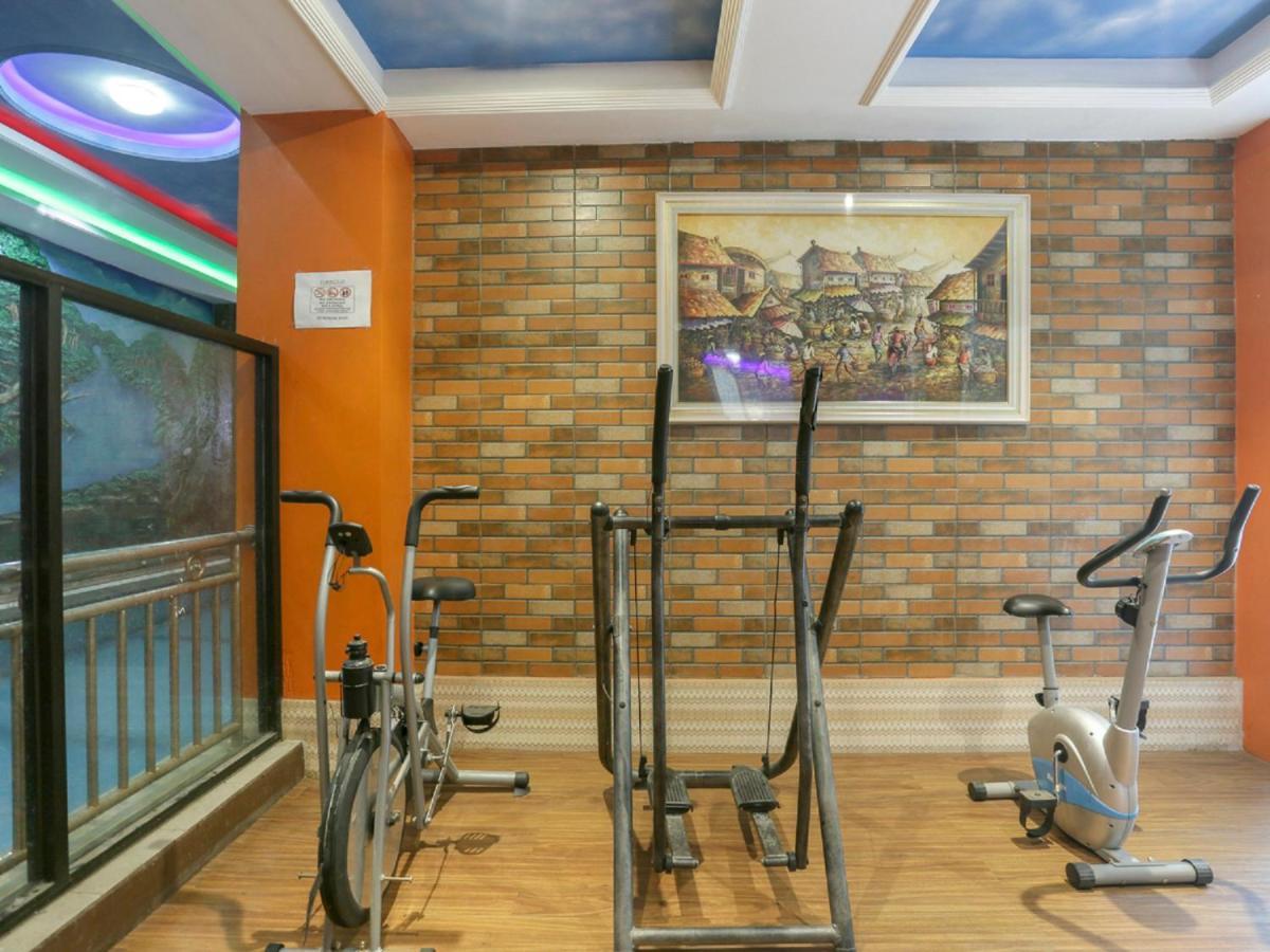Oyo Life 3520 Indoniaga Palace 탕그랑 외부 사진